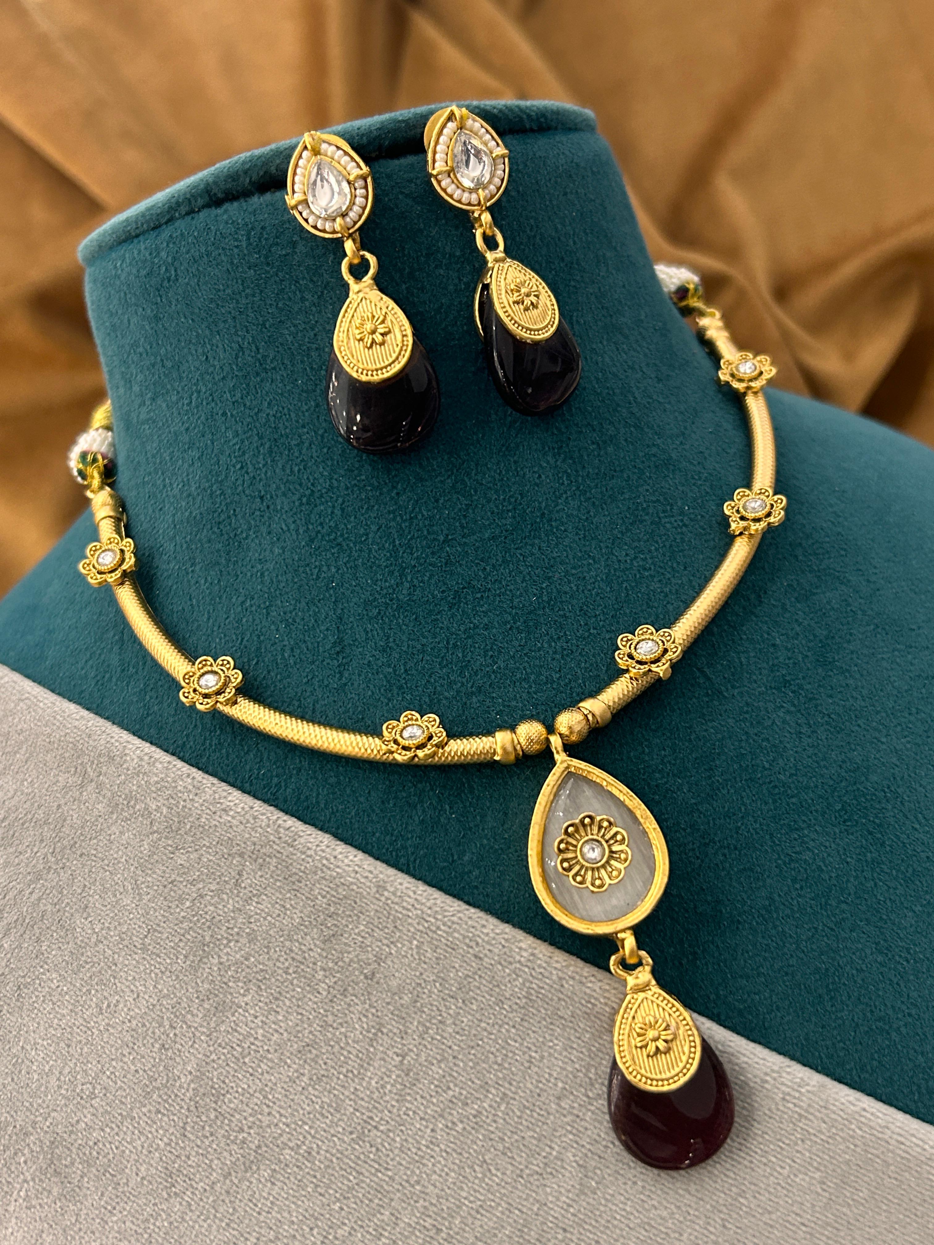 Elegant Matte Gold Drop Pendant Necklace Set with Black Stone Beads